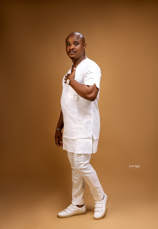 Premium White V Neck Kaftan - Image 2