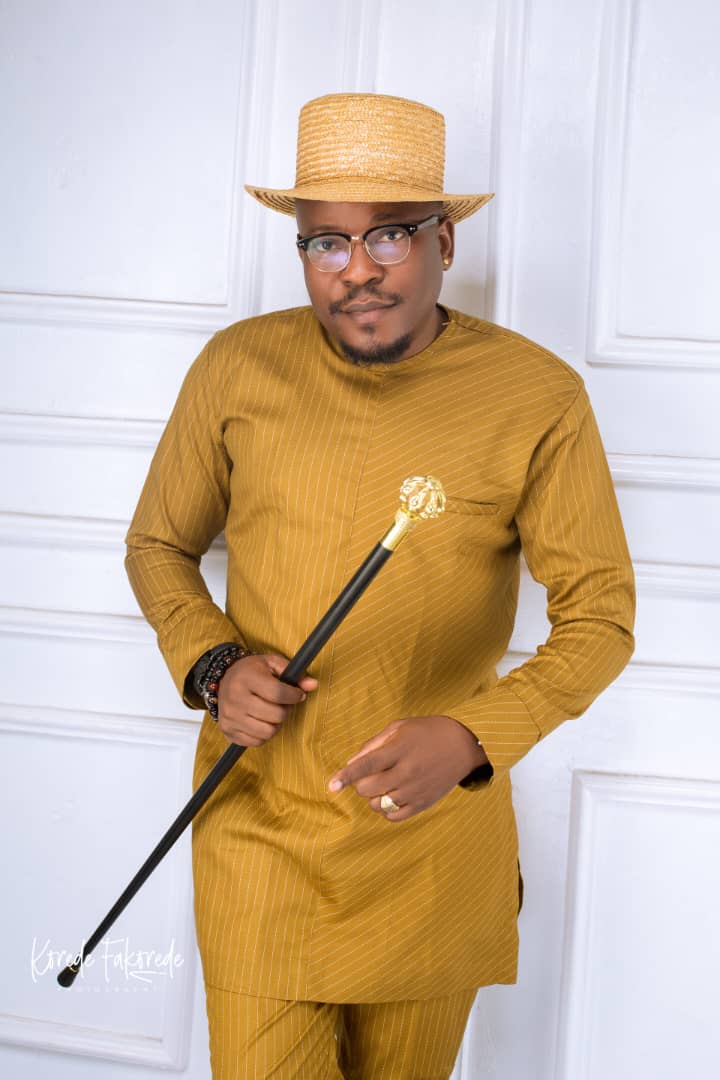 D-don Gold Stripped Kaftan